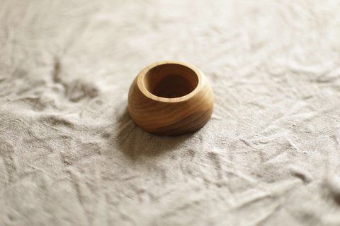 EGG HOLDER